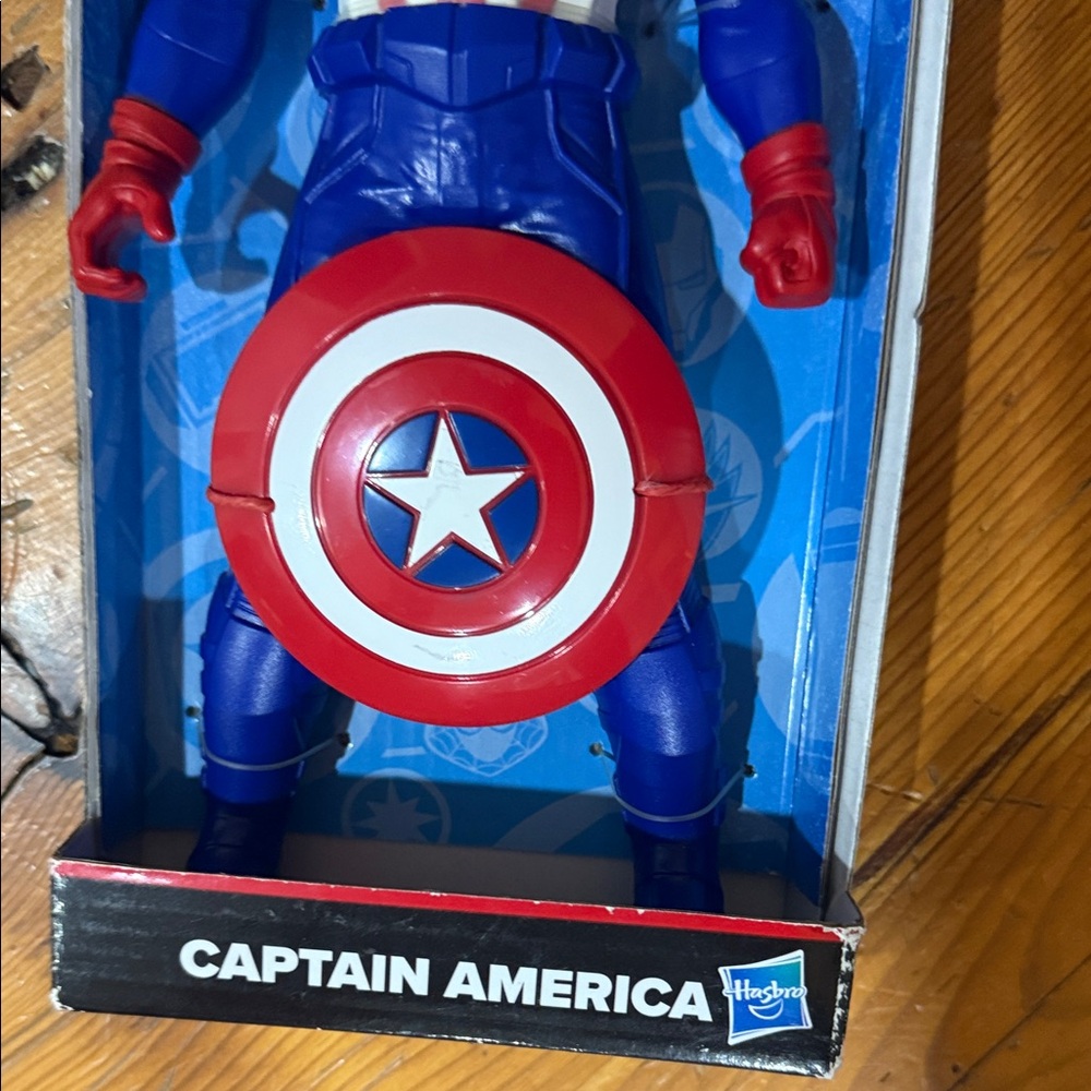 Captain America Action Figure (9") with Shield Marvel Mighty Hero Series NIB - Picture 3 of 10